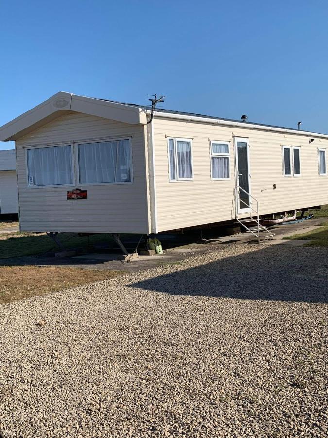 Highway Hotel Lossiemouth Exterior photo