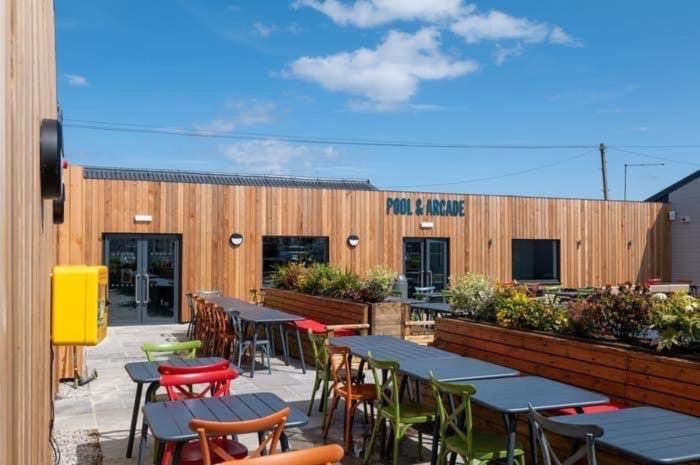 Highway Hotel Lossiemouth Exterior photo